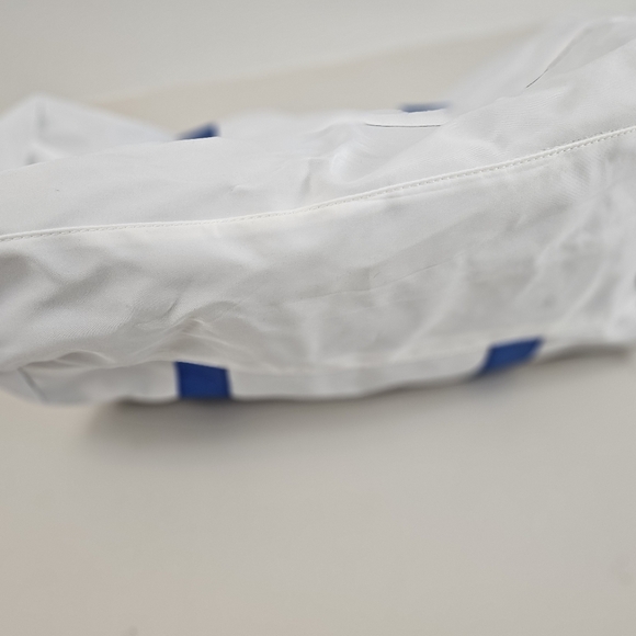 Halara White & Blue Duffle Bag / Gym back with shoulder strap NEW - Picture 8 of 8